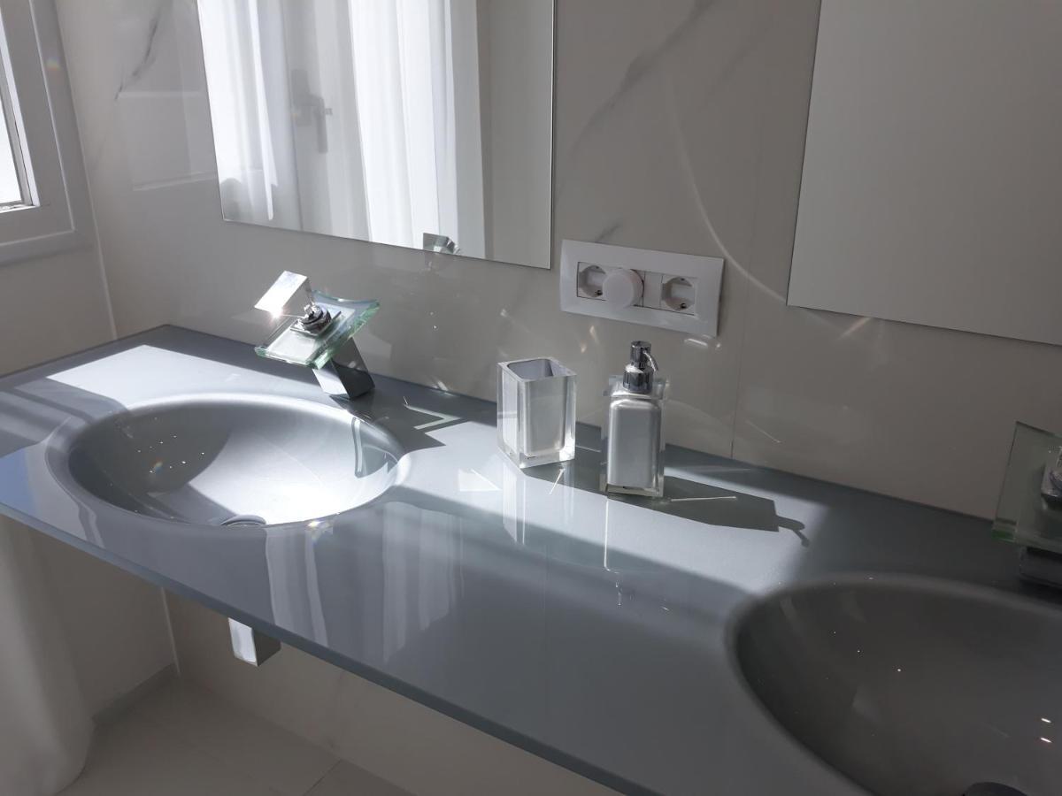 Villa Luxury Paradise Suites 살로브레나 외부 사진