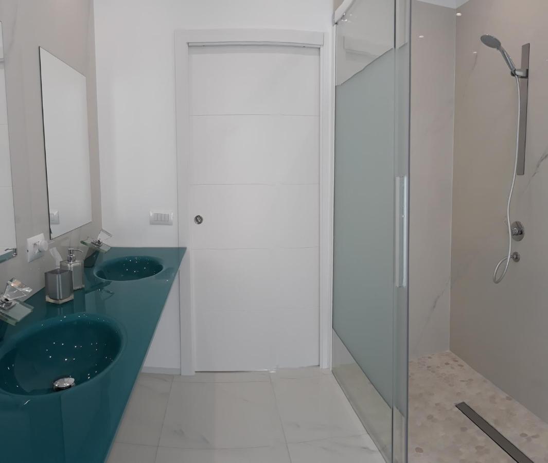 Villa Luxury Paradise Suites 살로브레나 외부 사진