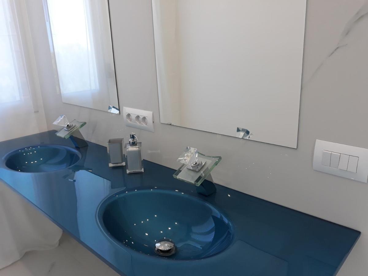 Villa Luxury Paradise Suites 살로브레나 외부 사진